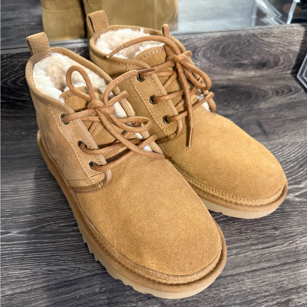 Womens Ugg Neumel Boot size 7 Chestnut